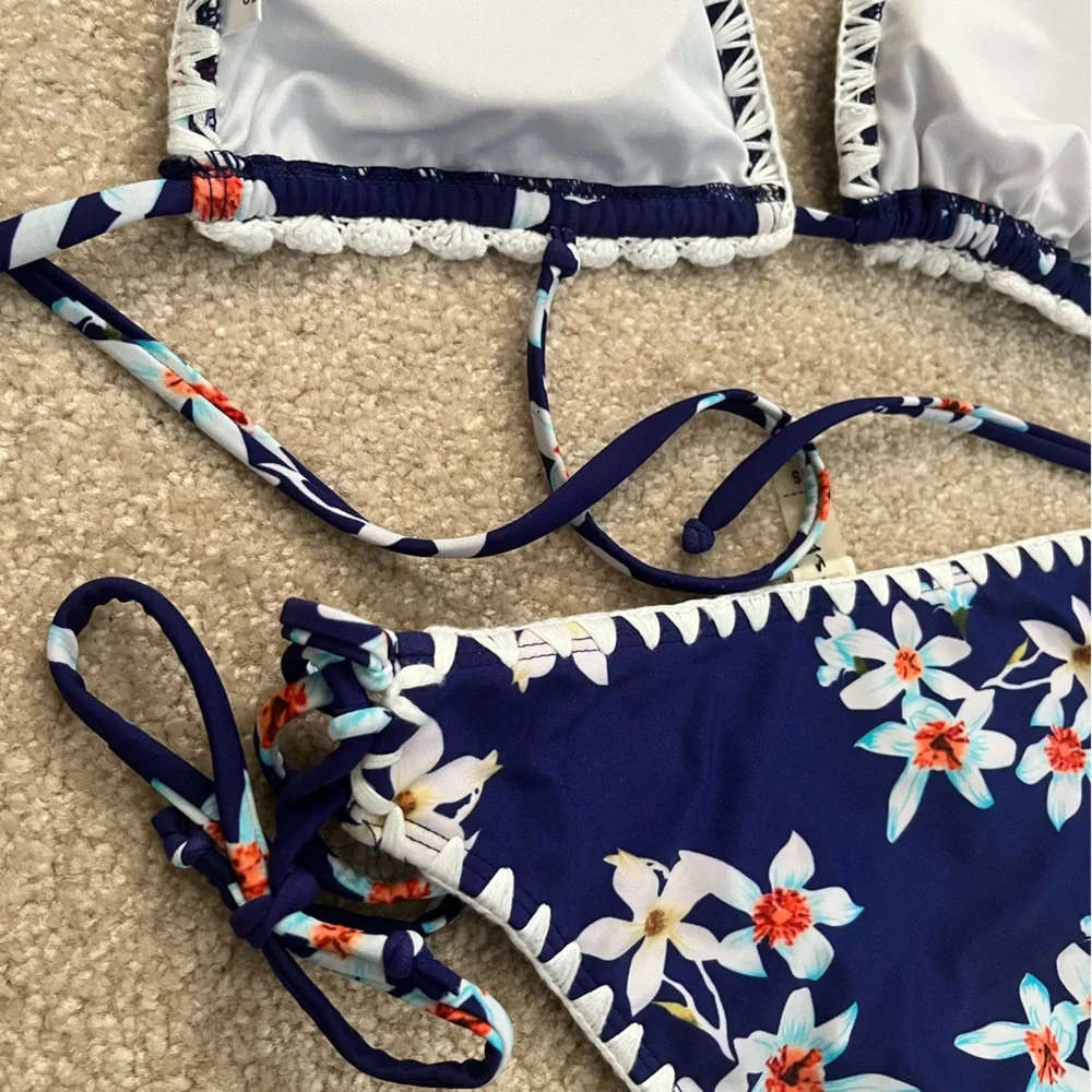 Cupshe blue and white floral two piece size small - Picture 5 of 5